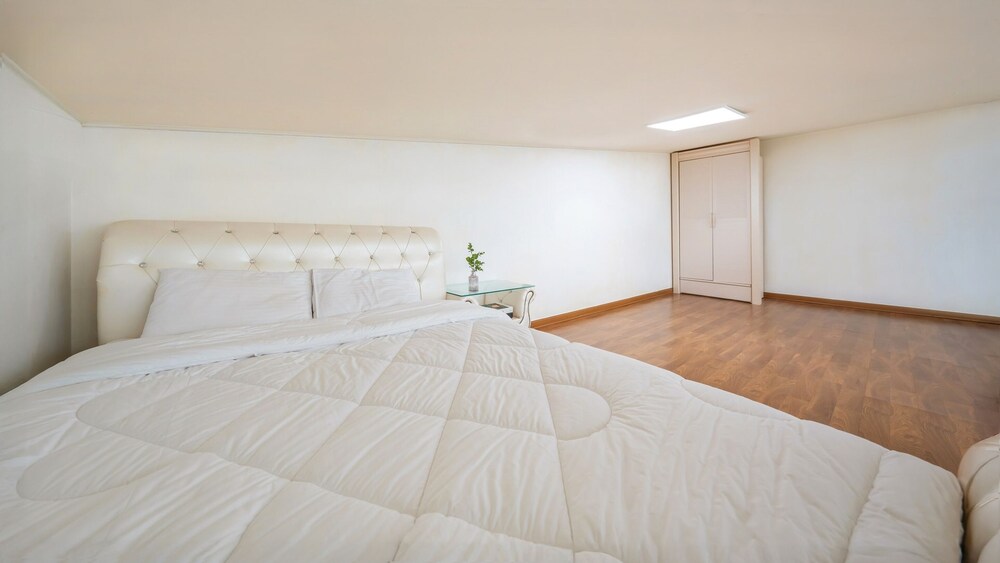 Geoje Ahat Spa Pension