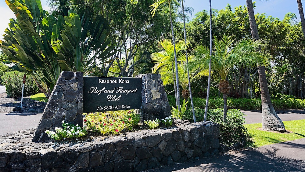 Oceanfront Penthouse With Sunset Views, A/C and Wraparound Lanai! - Vrkcv
