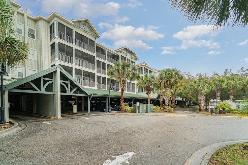 Upstay Modern 3BR Condo Pool Patio Near Disney