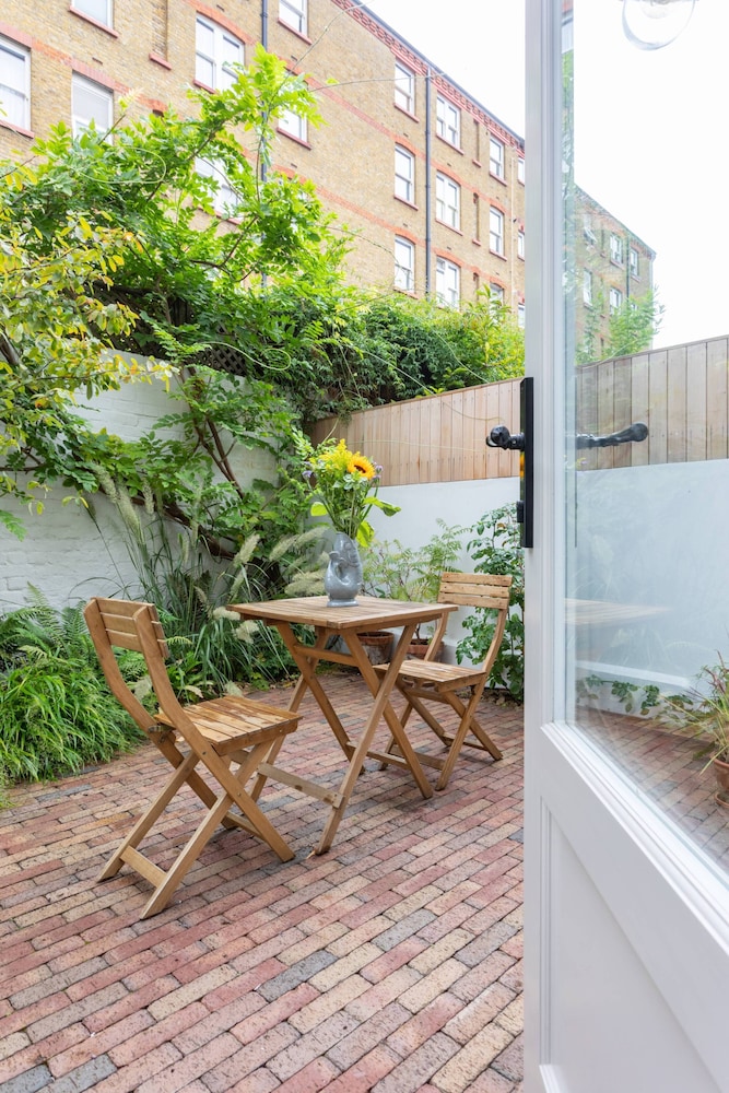 Baxendale Street by Onefinestay