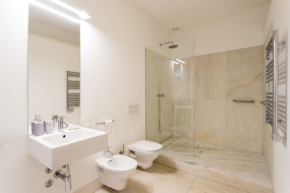 Chiado Studio and One-Bedroom Apartment - by LU Holidays