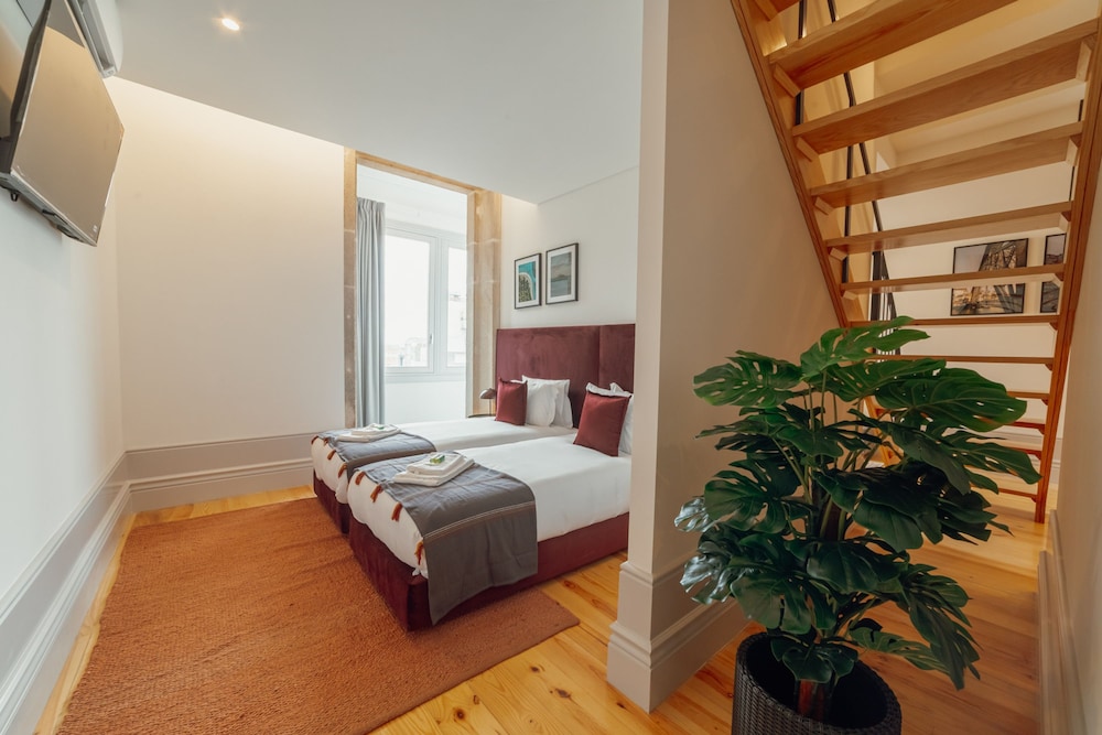 Heart OF Porto Apartment F Duplex by Vacationy