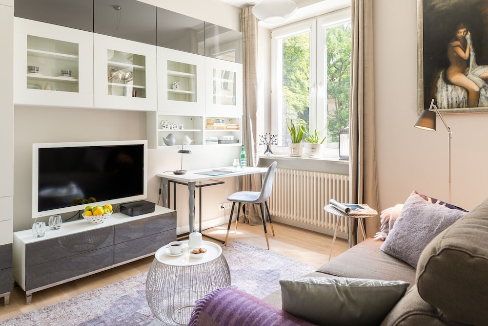 Studio Nowy Świat 47A by Renters view 3