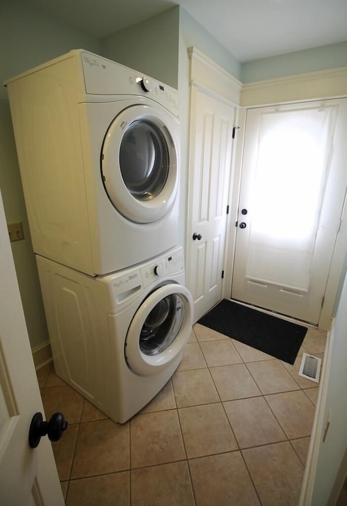 Delaware Avenue 32A