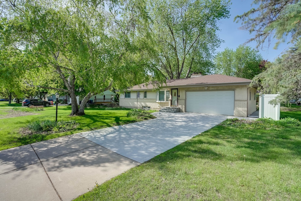 Cozy Minneapolis Home w/ Air Hockey, Near Downtown - Property Image 12