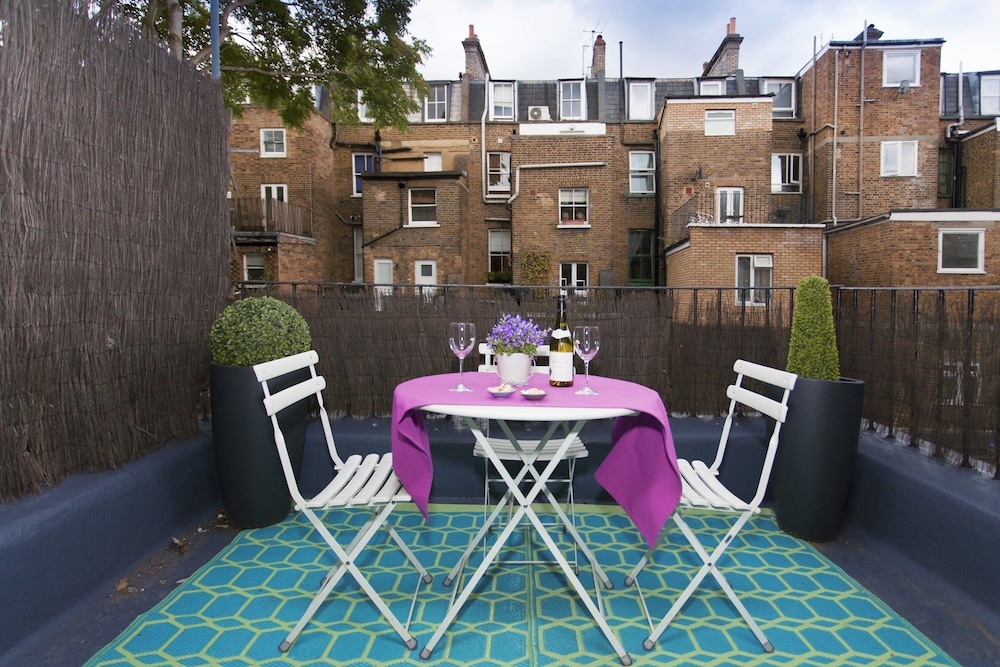 outdoor bbq area