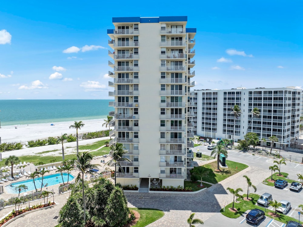 New Luxury Estero Beach Tennis Club 708a