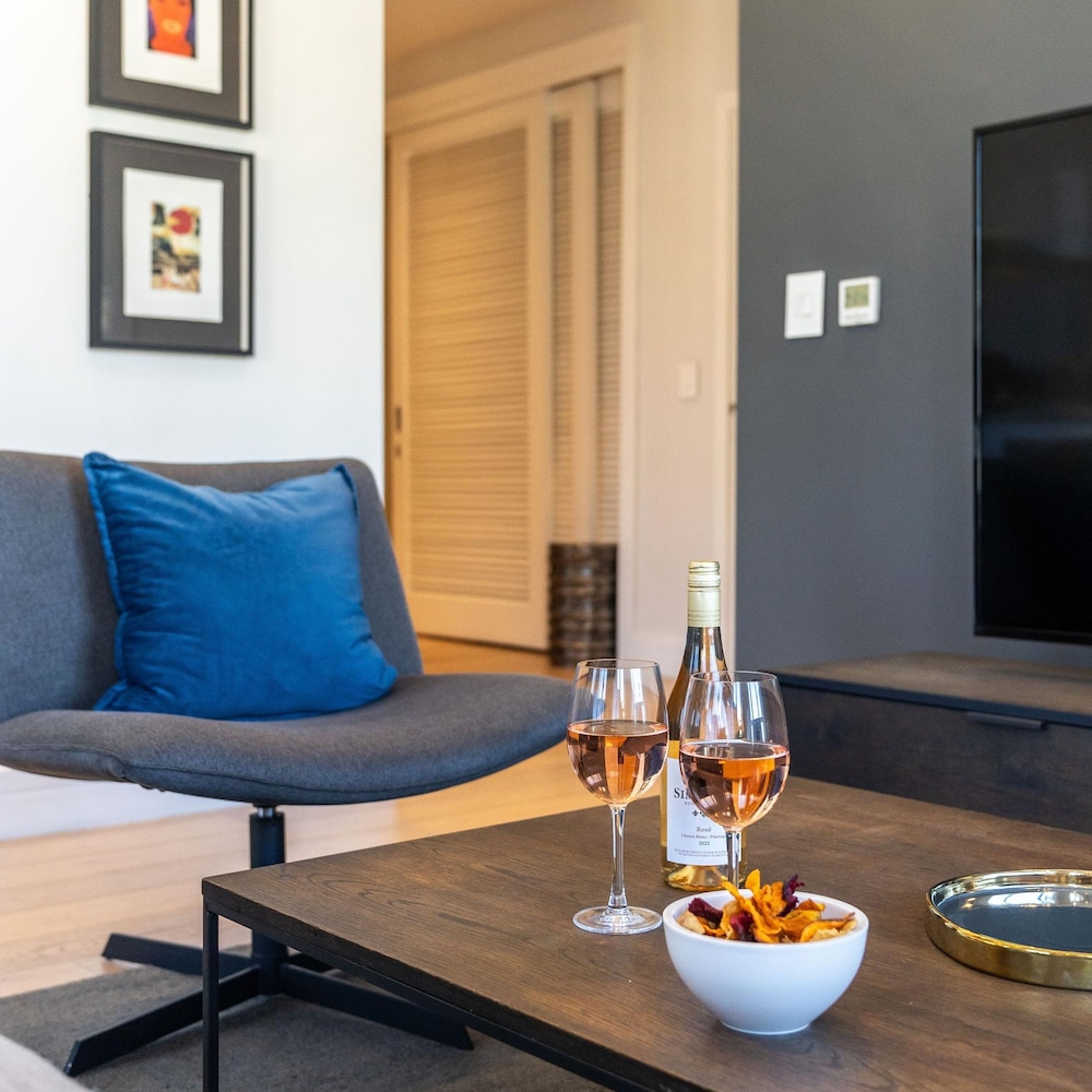 2112 at Pullman - Luxurious Apt in the Heart of Cape Town view 2