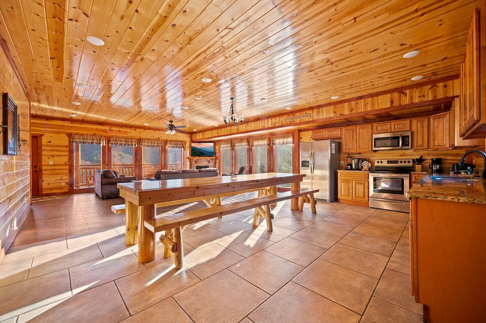 Exquisite Getaway w Indoor Pool Theater