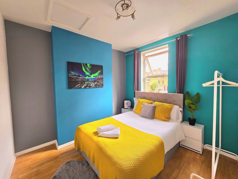 Cozy 4 Bedroom House in the Heart of Brixton