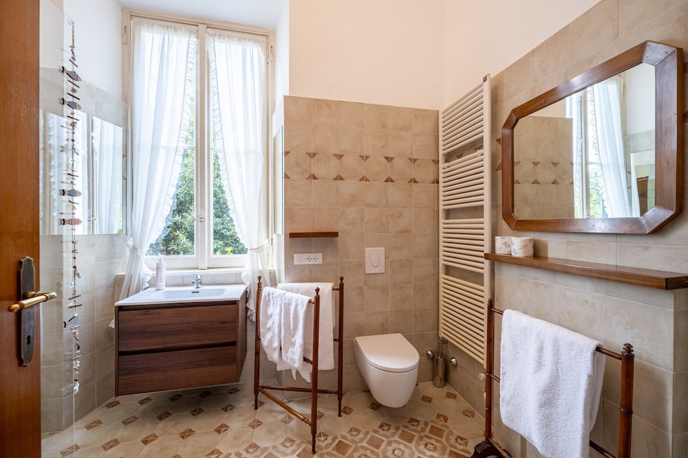 Emilia Gemstone Apartment by Wonderful Italy