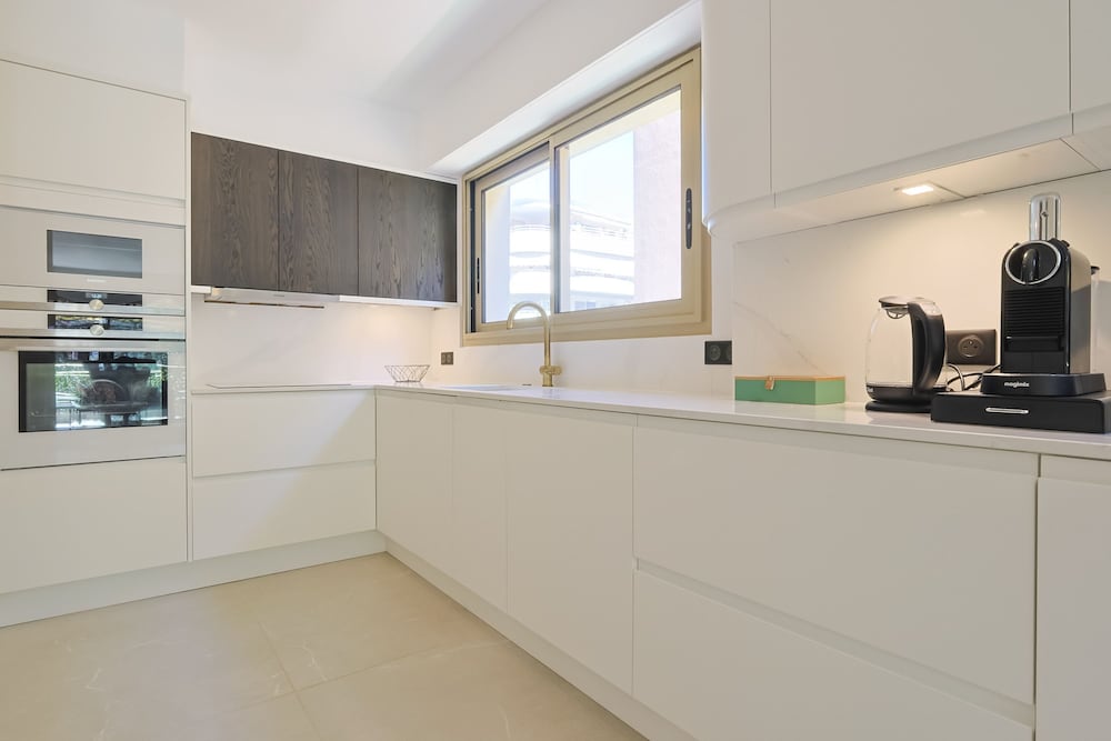 Le Jungle in Cannes With 2 Bedrooms and 2 Bathrooms