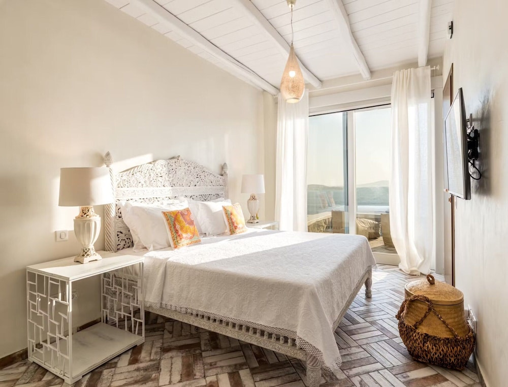 Villa With Views to Delos Island