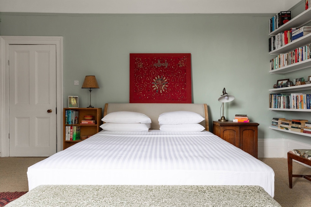 Rochester Road II by Onefinestay