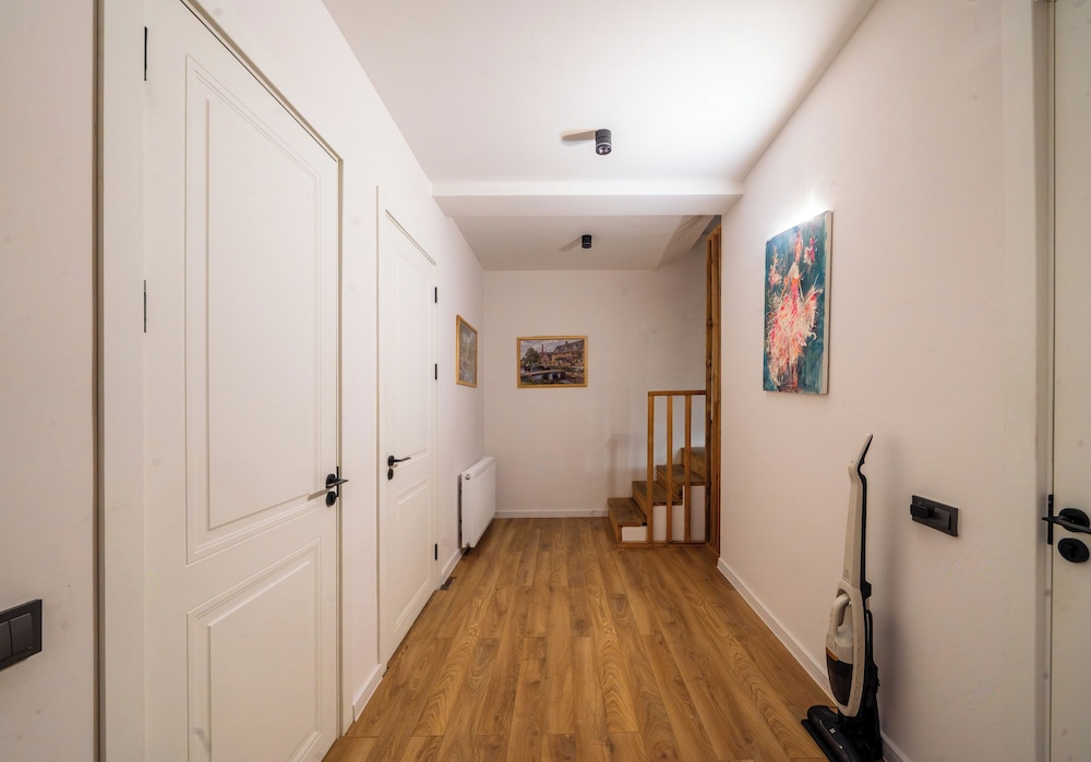 Niabi 3BDR Villa with pool