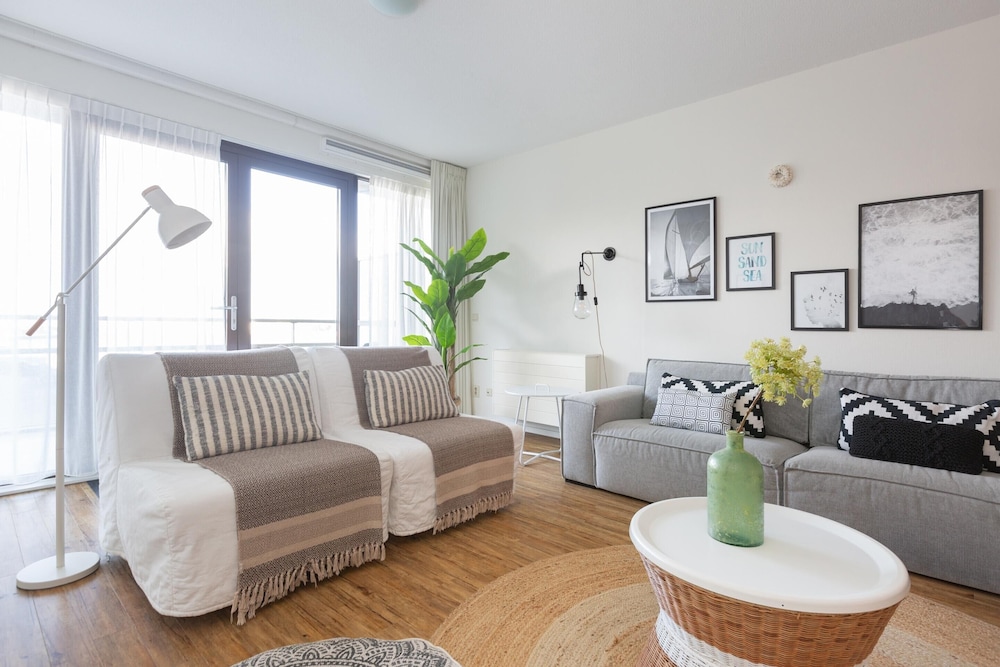 Apartment in Den Haag With Balcony