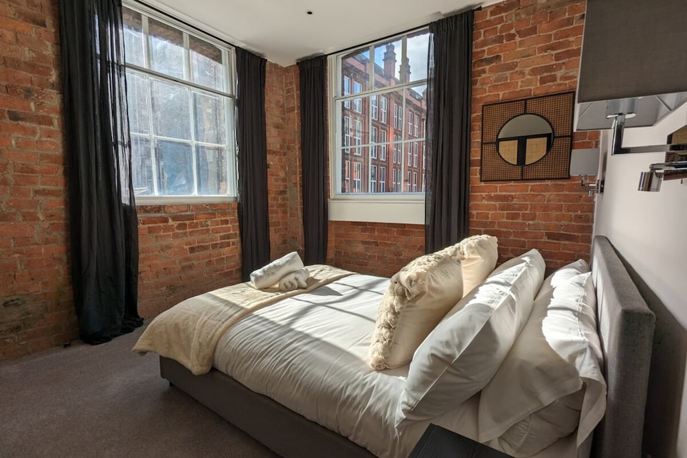 The Sunshade Suite Grade 2 Ancoats view 3