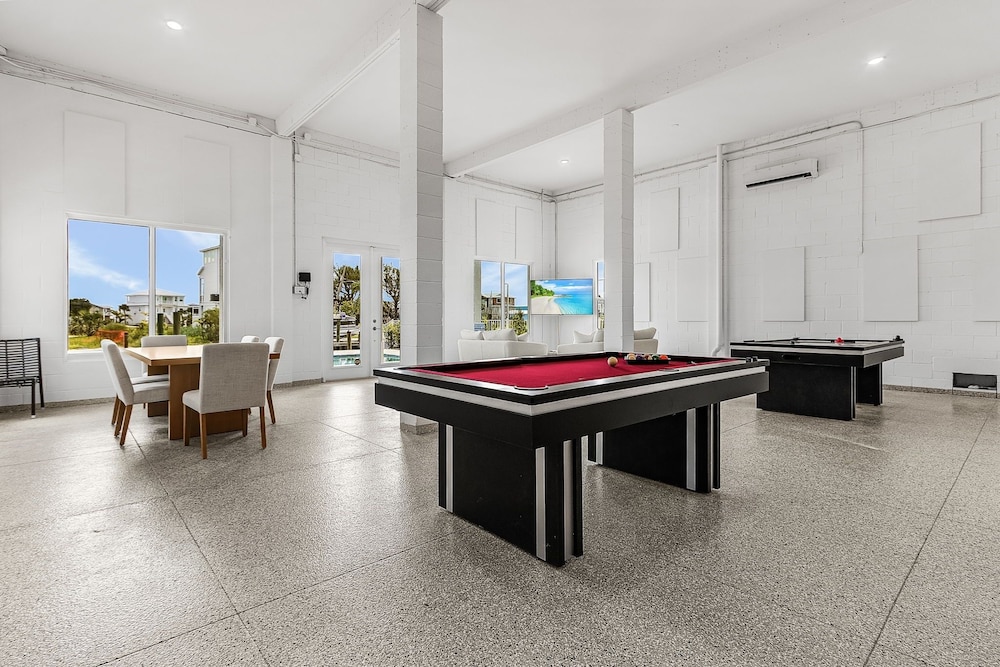 673 White Sands Retreat: Bay Views, Pool, Elevator 5 Bedroom Home