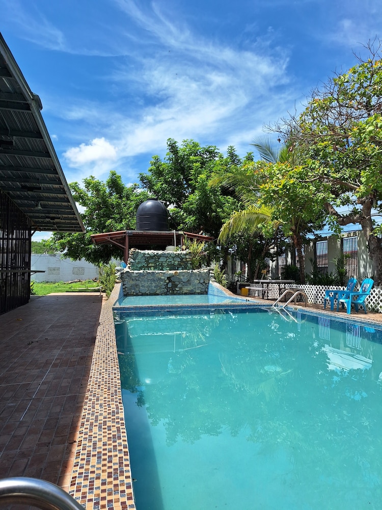 Travel Connection Hostal - Property Image 9