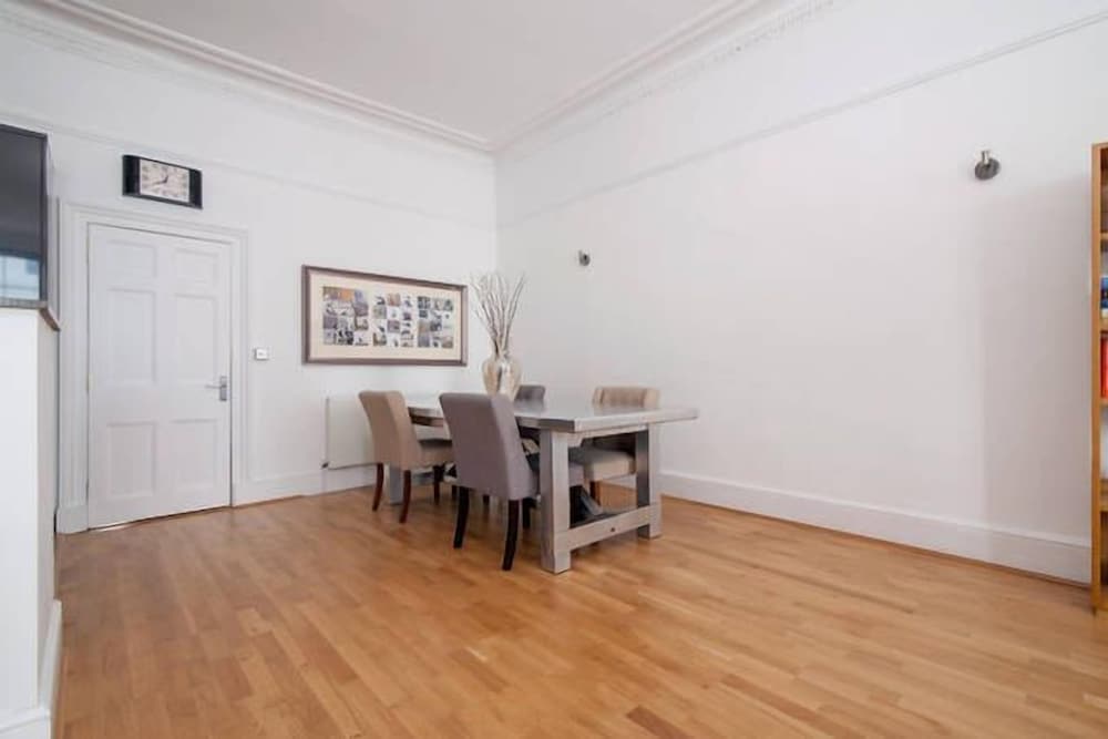Queens Circus Serviced Apartment