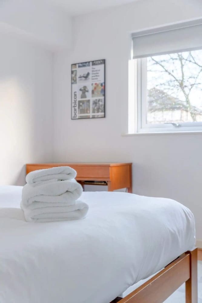 Serene 1 Bedroom Flat Near Canary Wharf