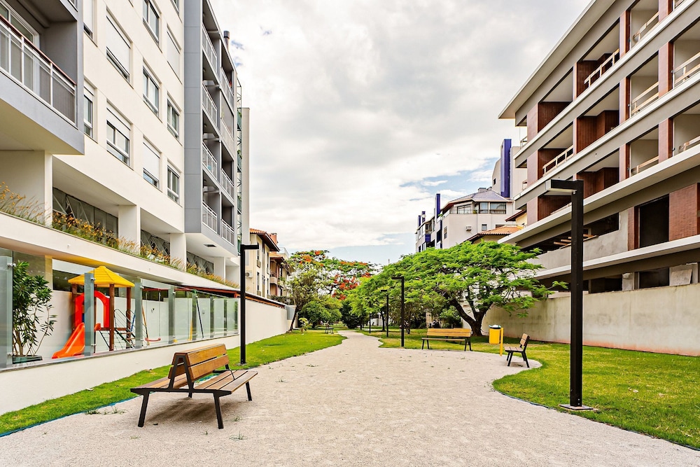 Modern duplex w/jacuzzi 240m beach JRR410