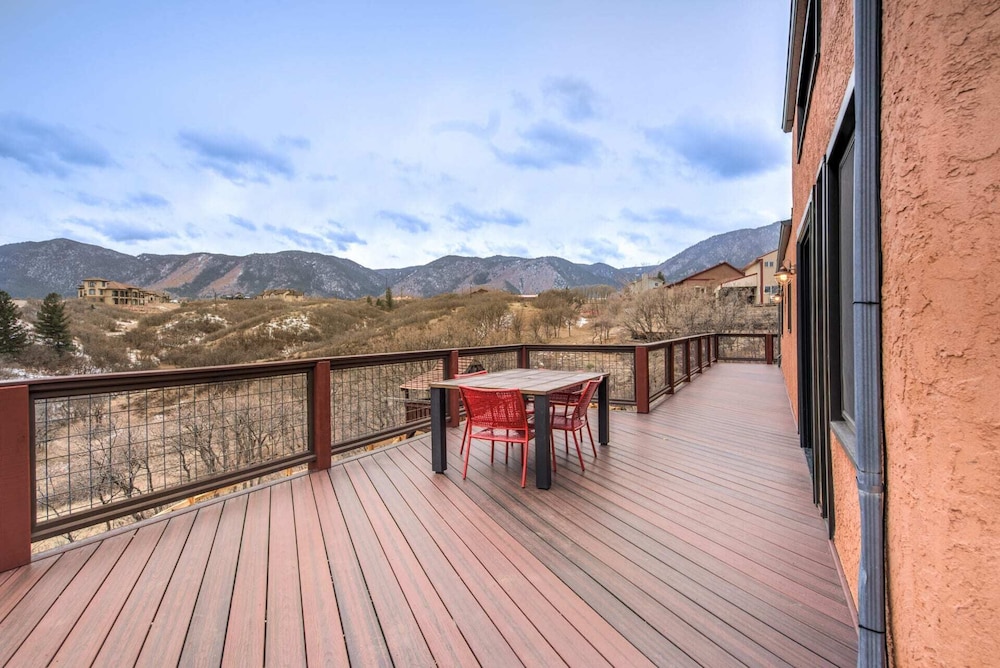 4brfireplace & Mountain Viewsdog-friendly & Hiking Nearby! view 5