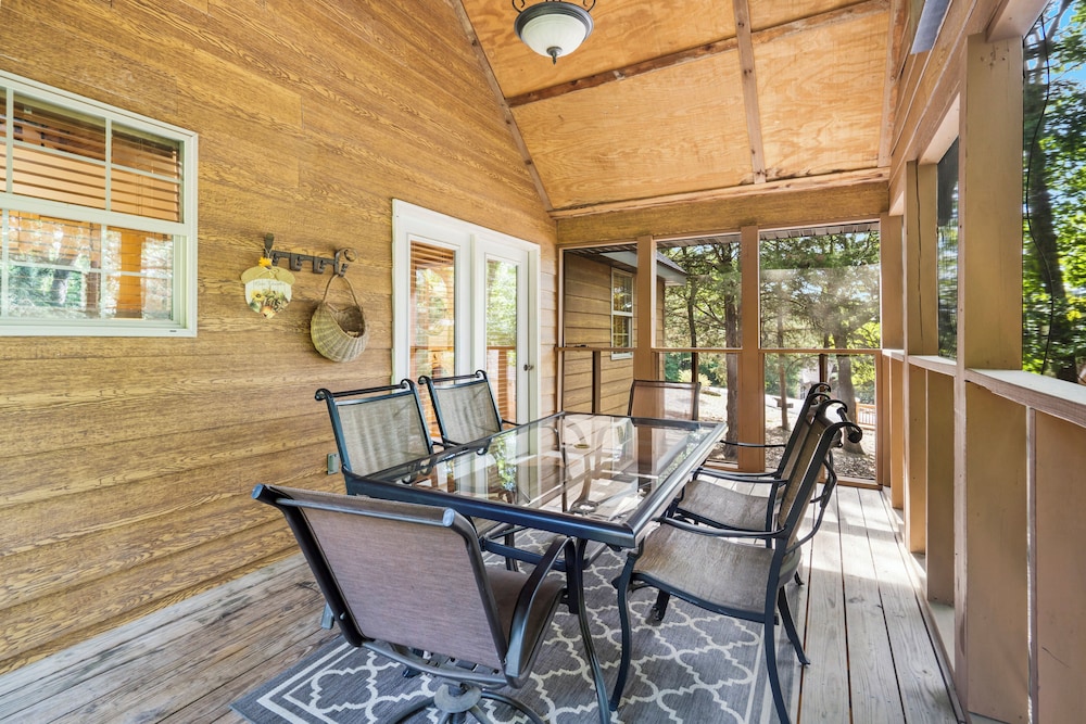 Baldknobber Ridge Escape - West Branson Cabin!