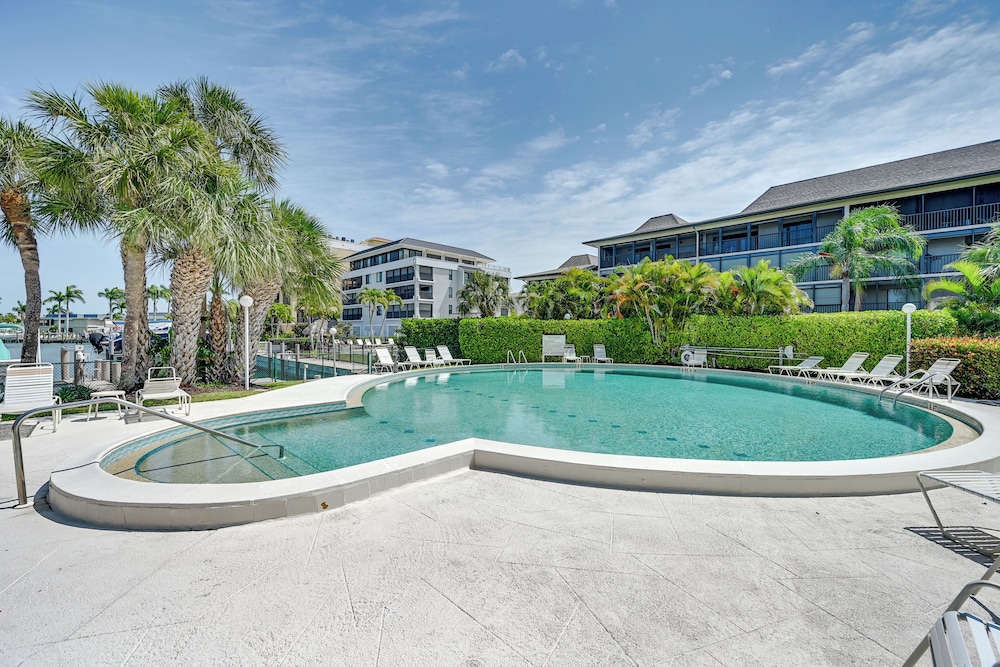 Waterfront Marco Island Condo < 1/4 Mi to Beach!