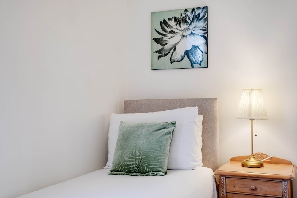 Bovet 3 Bedroom 1 Bathroom Apartment