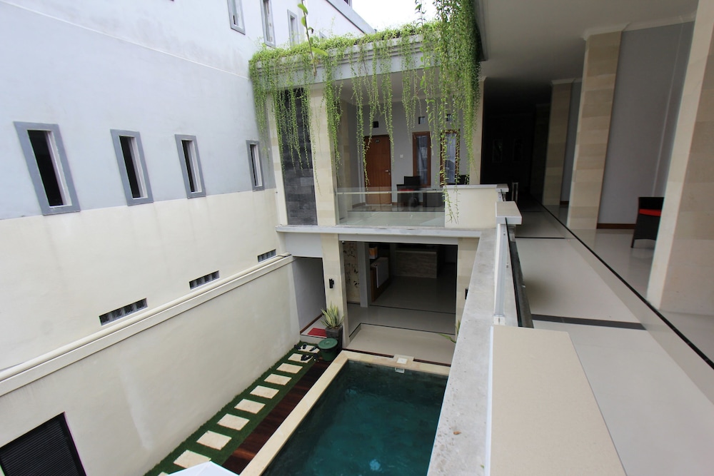 Tom Guest House
