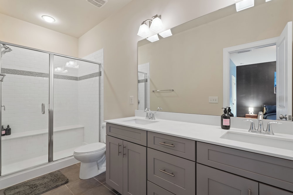 Luxe 3BR Townhouse in Camp North End