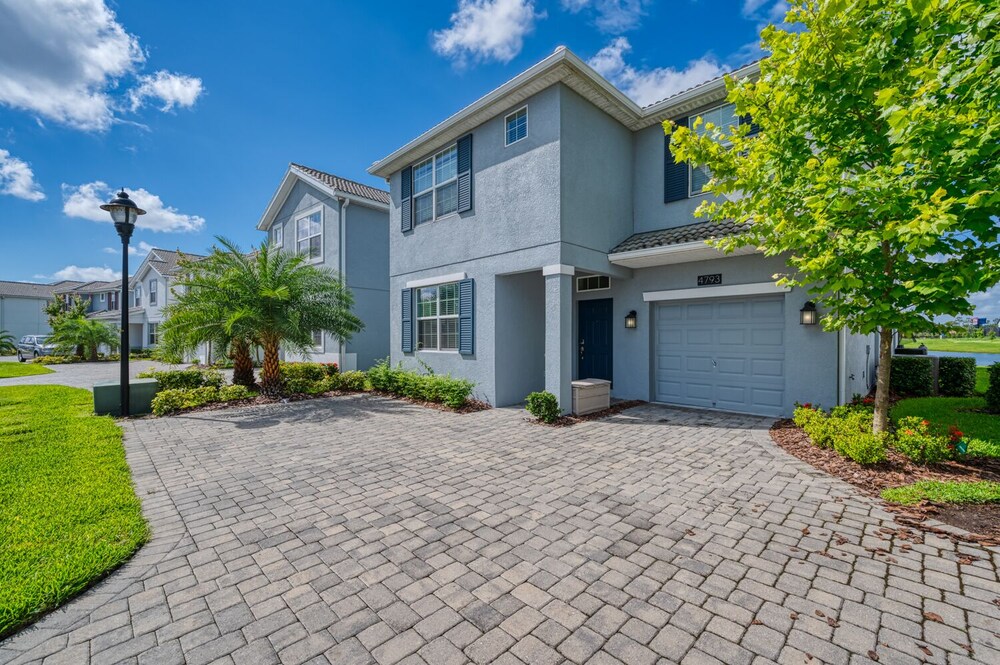 Stunning Home With Private Pool Near Disney - Image 1