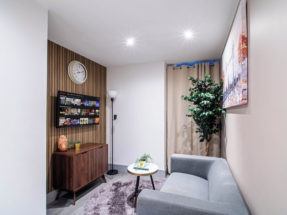 Bradford Bliss Apartment