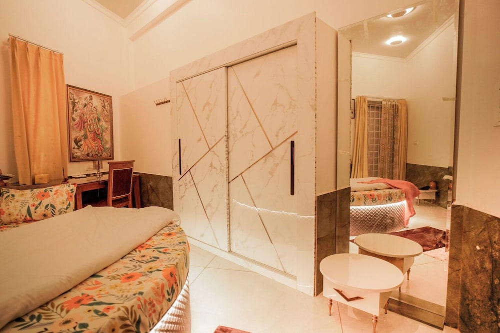 Sanjeevani Farms, Bhopal : A Luxury 5 Bedroom Private Pool Villa