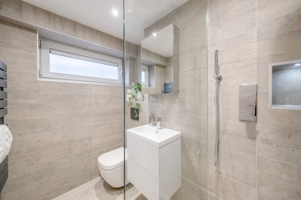 Central 3BD Flat With Balcony in Paddington