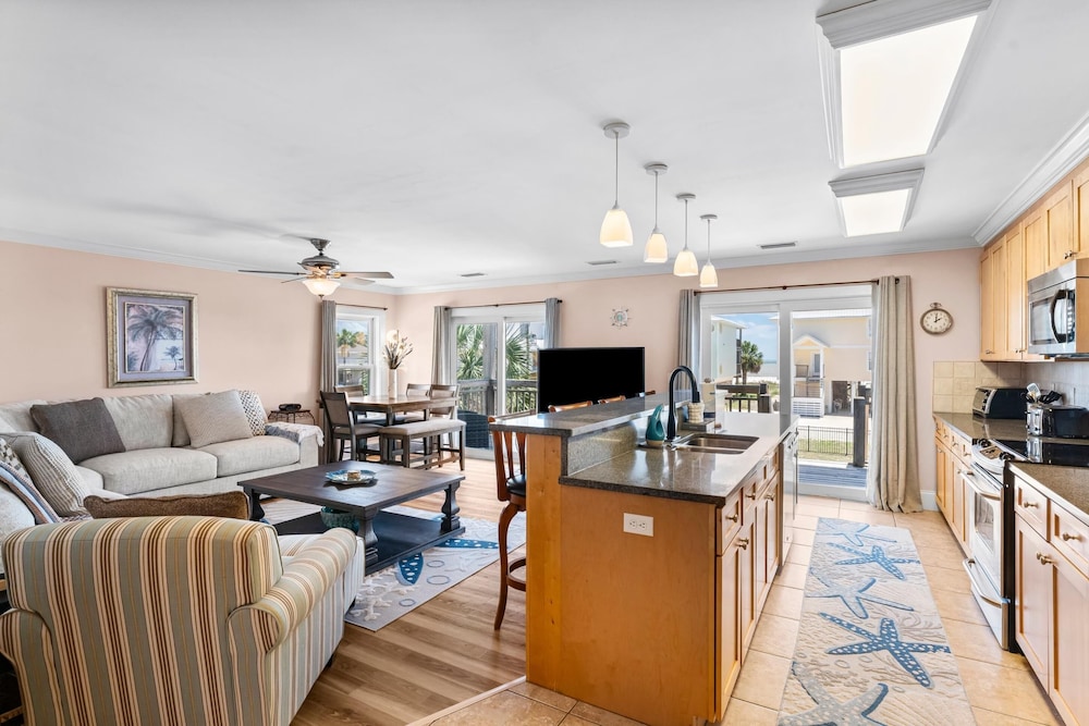 Pet Friendly Beach House - One Palm