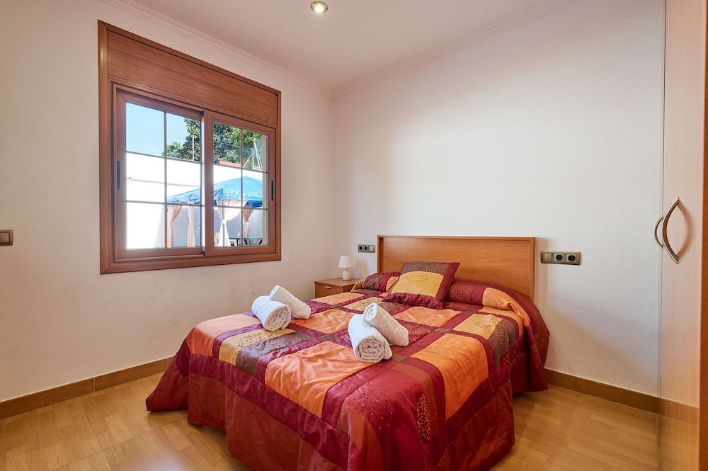 Marina in Blanes With 6 Bedrooms and 4 Bathrooms