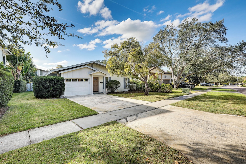 Davis Island Home w/ Lanai: 3 Mi to Downtown Tampa
