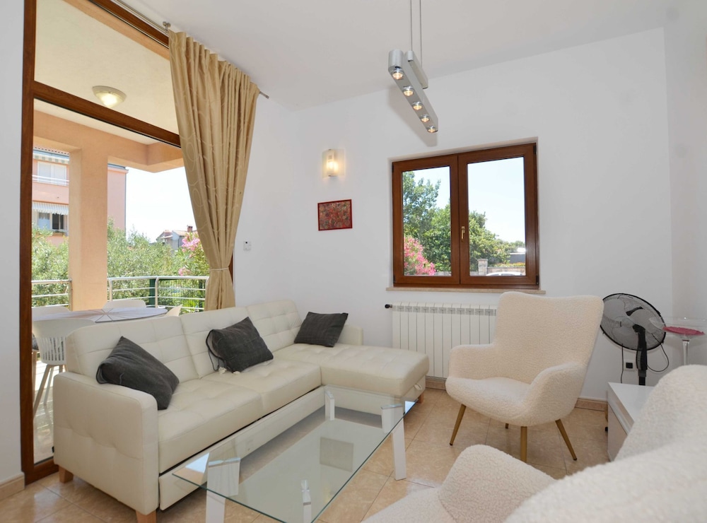 Elegant and Brigth Corner Apartments