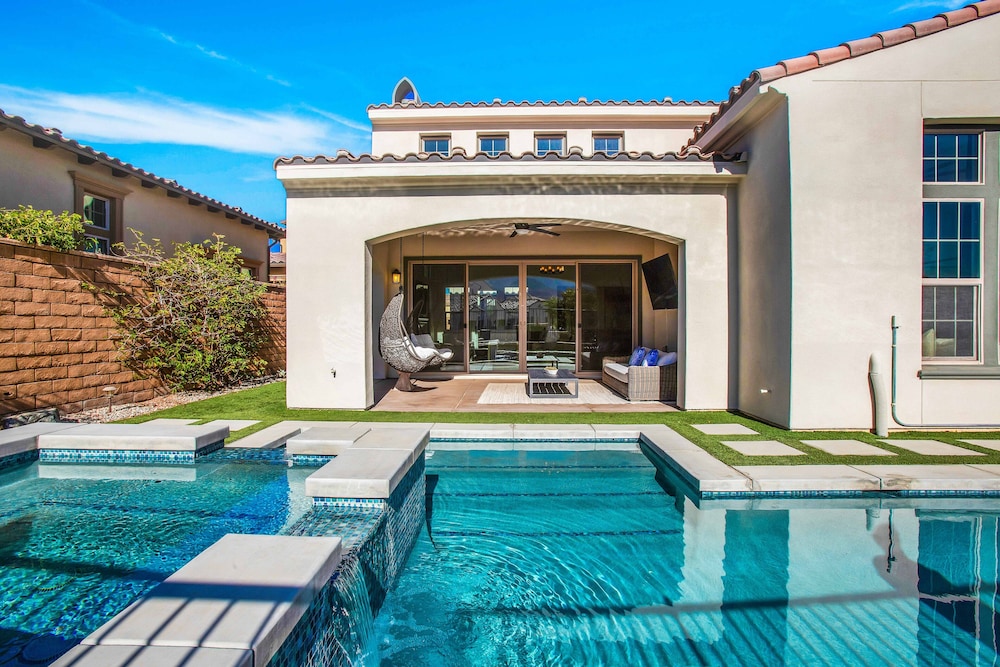 PGA Signature Lux Estate