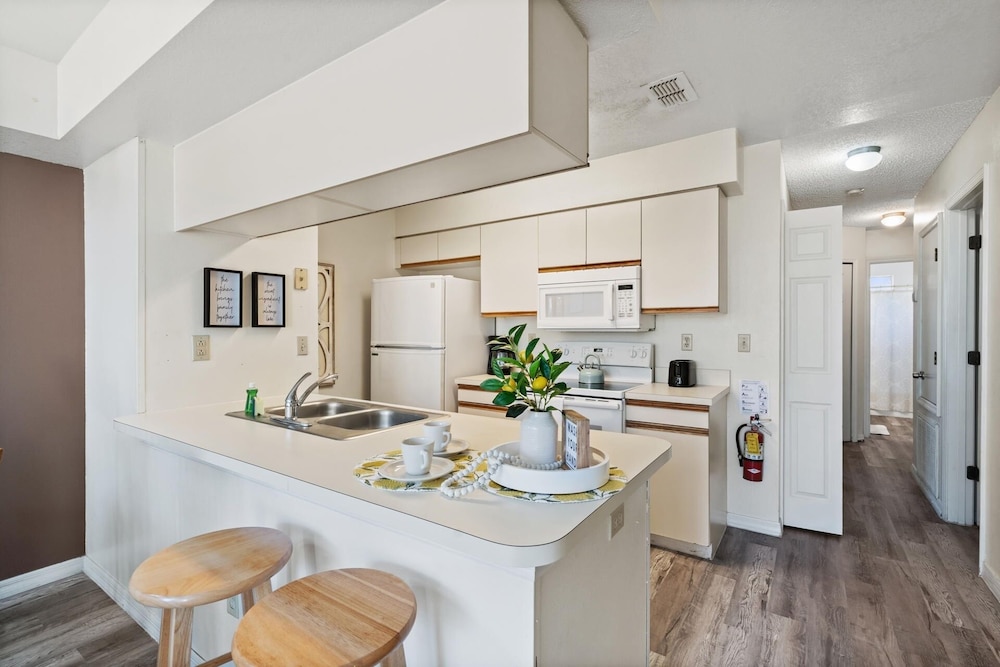 Villas at Somerset 3 Bedroom Condo Amenity Access 3 Condo