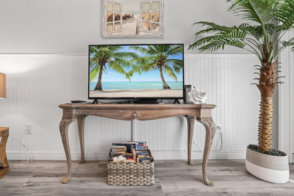 Blessed By The Sea Crescent Beach Activities 2 Bedroom Home