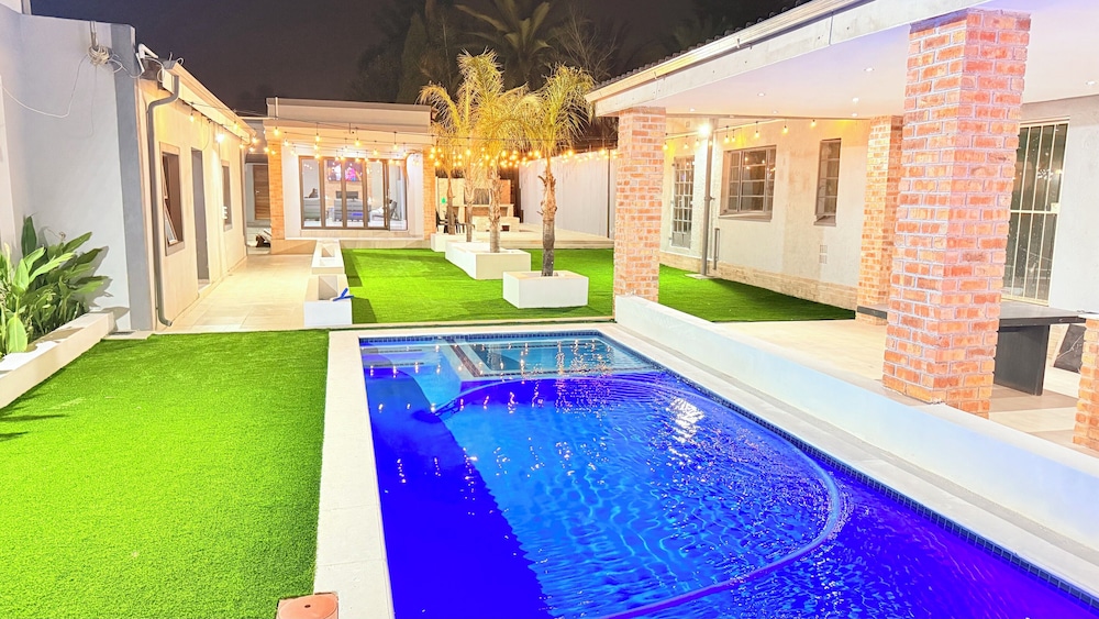Nexus Luxury Lodge