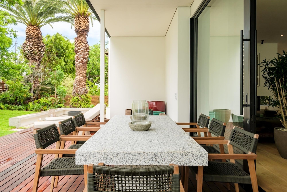 Mountain View Holiday Villa w Garden and Pool Iliwa