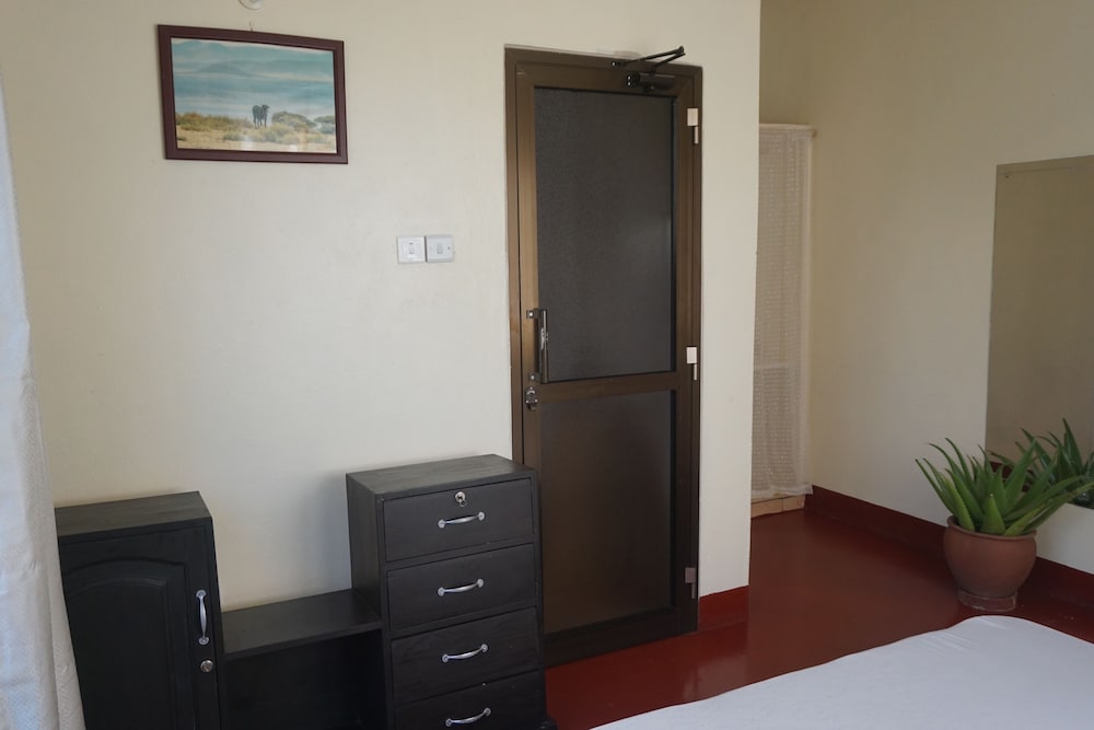 LIGHTNESS APARTMENTS TWO BEDROOMS AND 2 BATHROOMS