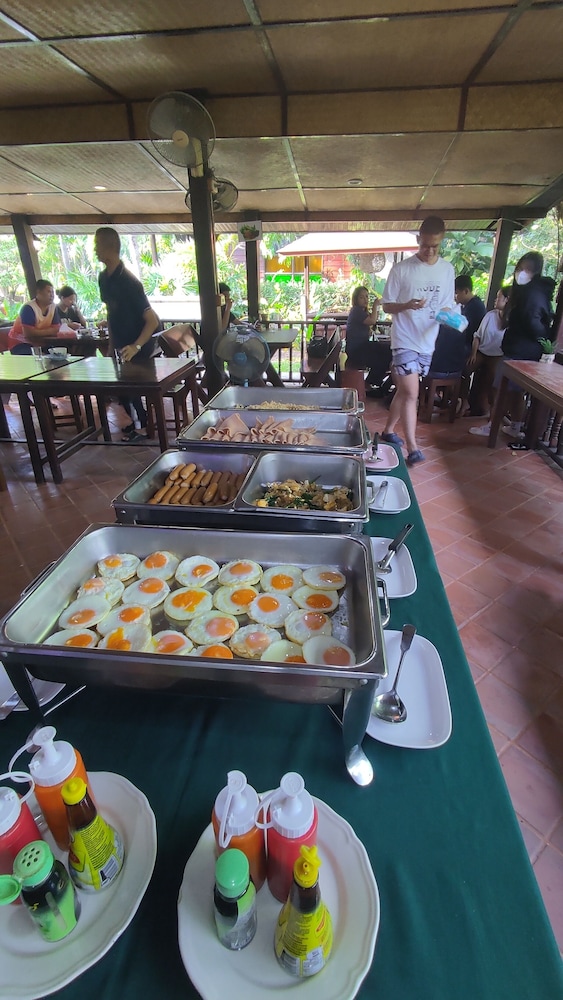 Baansuanlynjee Maeklong Resort