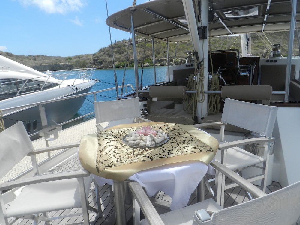 Domicil Yacht Hotel