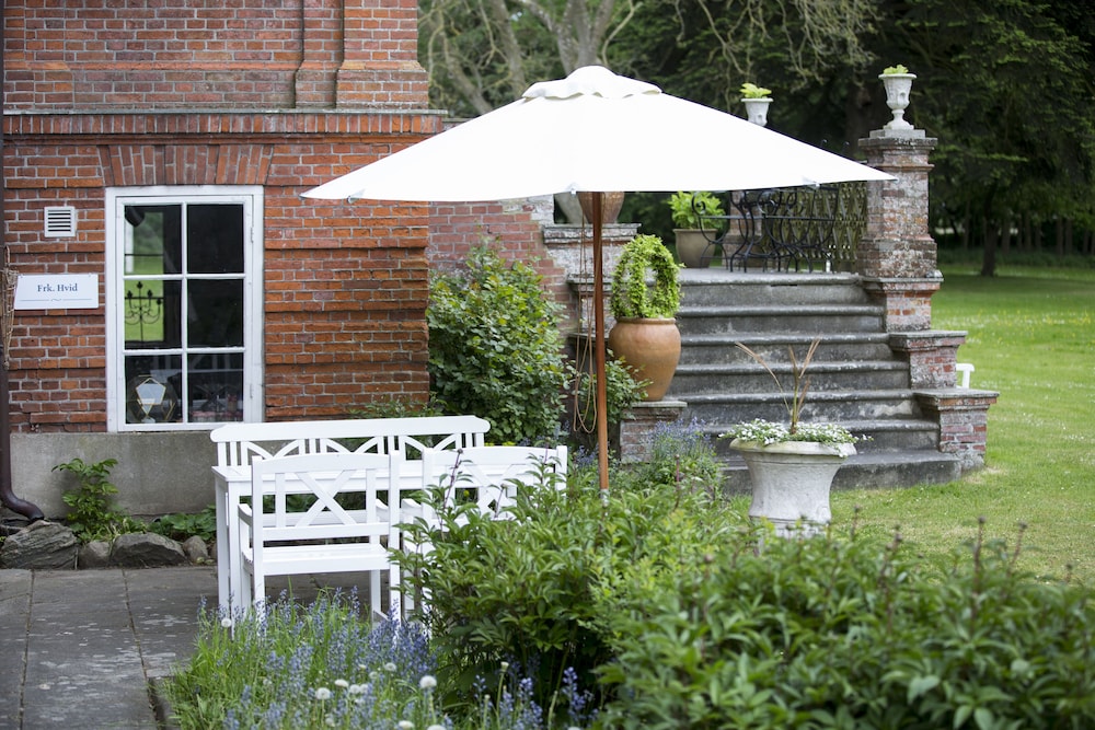 Ny Kirstineberg Gods Bed & Breakfast