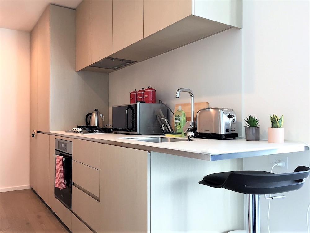 ReadySet Apartments on Southbank Boulevard